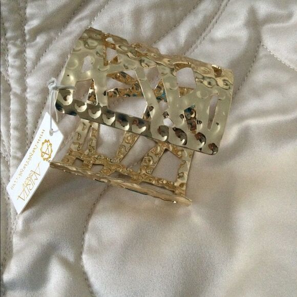 NWT Amrita Singh Bali Brass Gold tone bracelet - Picture 5 of 6